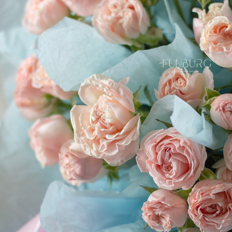 Букет из пионовидных роз «Первая любовь»