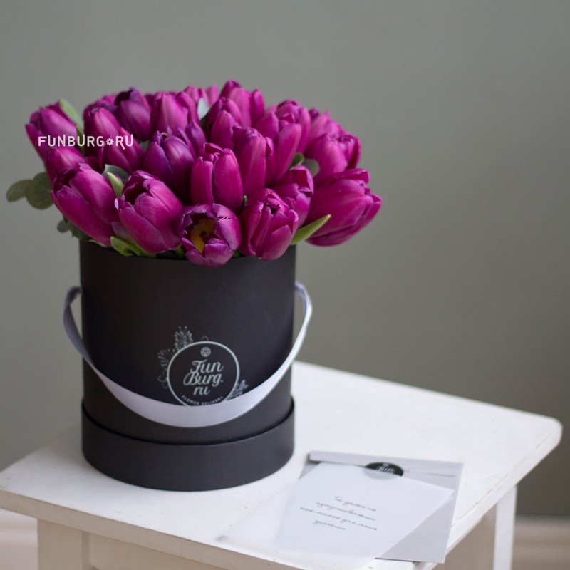 Цветы в шляпной коробке «Пурпур»