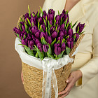 Корзина пурпурных тюльпанов «Пурпур»