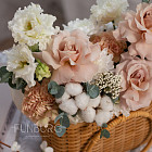 Корзина цветов «Сливочное какао»