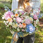 Корзина цветов «Поцелуй лета»