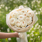 Монобукет из ароматных роз White O'Hara XS