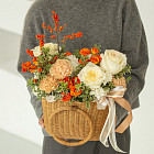Корзина цветов «Облепиховый чай»