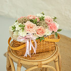 Корзина цветов «Персиковый мусс»