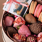 Набор клубники и пирожных «Sweet» (с фотографиями)