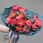 Букет из коралловых пионов «Кувшинки»