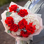 Букет из французских роз и гортензий «Ассоль»