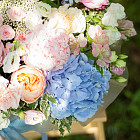 Корзина цветов «Поцелуй лета»