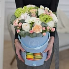 Цветы в шляпной коробке «Весна»