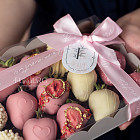 Набор клубники в белом шоколаде «Lovely» M