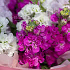 Букет из маттиолы «Пурпурные искры»