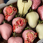 Набор клубники в белом шоколаде «Lovely» M