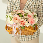 Корзина цветов «Персиковый мусс»