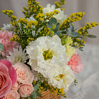 Корзина цветов «Медовый нектар»