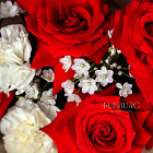 Букет с розами Nina «Сахарная клюква»