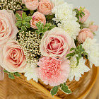 Корзина цветов «Персиковый мусс»