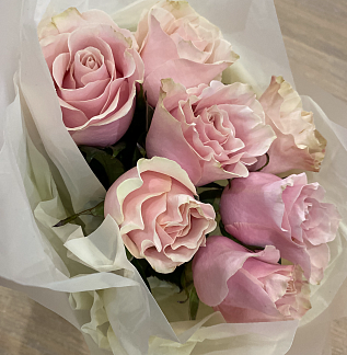  Монобукет из роз Pink Mondial XS