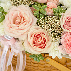 Корзина цветов «Персиковый мусс»