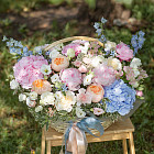 Корзина цветов «Поцелуй лета»