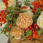 Корзина цветов «Облепиховый чай»