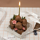 Бенто-торт из клубники в шоколаде «Флёр»