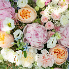 Корзина цветов «Поцелуй лета»