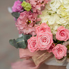 Цветы в шляпной коробке «Рандеву»