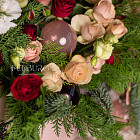 Цветы в шляпной коробке «Рождественский пунш»