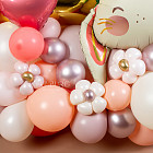 Фигура из шаров с цифрой и надписью «Зайка»