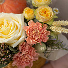 Корзина цветов «Дары осени»