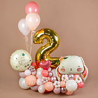 Фигура из шаров с цифрой и надписью «Зайка»