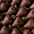 Набор клубники в тёмном шоколаде «Black» M