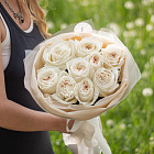 Монобукет из ароматных роз White O'Hara XS